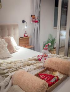 A bed or beds in a room at Bohemian Rhapsody