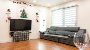 Et tv og/eller underholdning på Namyangju Fourseason Poolvilla