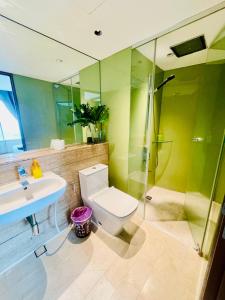 Ένα μπάνιο στο vortex suite klcc by Homescape