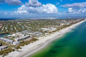 萨尼贝尔Compass Point #243的海滩和海洋的鸟瞰图