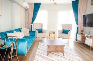A seating area at King Suite AN33