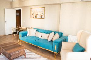 A seating area at King Suite AN33