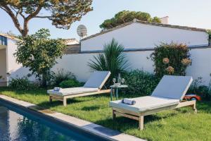 Swimmingpoolen hos eller tæt på Villa Blue