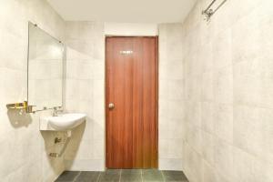 Fabhotel Morjim Bliss - 500M From Morjim Beach的一间浴室