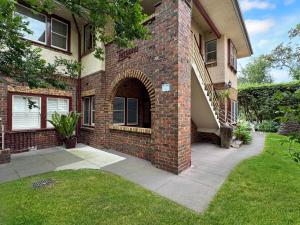 Сад в Ground floor apartment, 250 metres to the beach