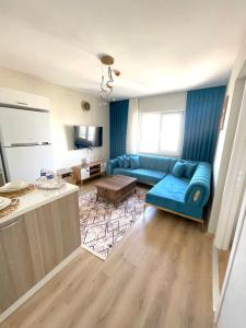 A kitchen or kitchenette at Two Bedroom King Suite BH46