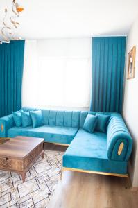 A seating area at Two Bedroom King Suite BH46