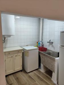 Køkken eller tekøkken på Casa Centenaria en Cortes de Pallás + 17 billeder