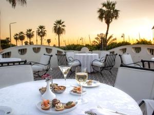 Sofitel Winter Palace Luxor italokat is kínál