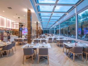 贵阳铂尔曼大酒店餐厅或其他用餐的地方