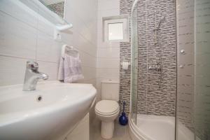 Kúpeľňa v ubytovaní Apartmani Vujić- Villa Dolac