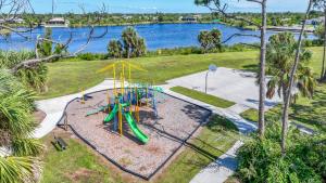 Sân chơi trẻ em tại Sea Star 3 bedroom 2 bath BBQ