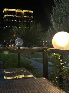 Κήπος έξω από το Light House apt near complex TSUM and GUM