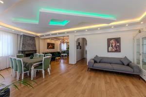 Posezení v ubytování Dilek Apartments + 30 fotografií