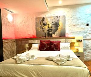A bed or beds in a room at Apartamentos con jacuzzi ALQUILER TEMPORAL