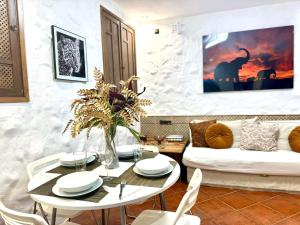 A seating area at Apartamentos con jacuzzi ALQUILER TEMPORAL