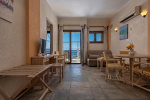 A seating area at Agnanti Hotel Apartments