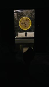 アハンガマにあるMellow Yellowの黄色フリスビー