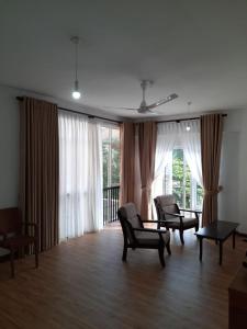 Hillcrest Abode的休息区