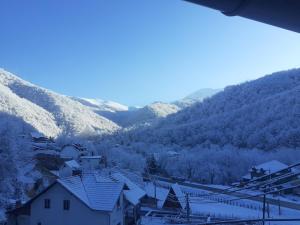 Nespecifikovaný výhled na hory nebo výhled na hory při pohledu z bed and breakfast