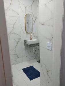 Phòng tắm tại Kitnet na Princesa Isabel no 5 andar