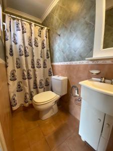 Ένα μπάνιο στο Hotel Totem de Mar