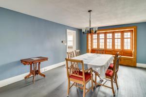 에이드리언에 위치한 1 Block to Downtown Adrian Spacious Home!에서 갤러리에 업로드한 사진