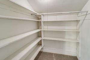 에이드리언에 위치한 1 Block to Downtown Adrian Spacious Home!에서 갤러리에 업로드한 사진