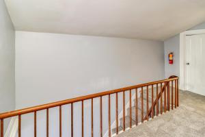 에이드리언에 위치한 1 Block to Downtown Adrian Spacious Home!에서 갤러리에 업로드한 사진