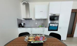 Kuchyňa alebo kuchynka v ubytovaní Modern apartment in the heart of Ostrava