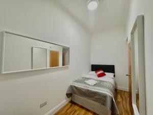 Postel nebo postele na pokoji v ubytování Venice Hotel