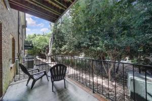 Φωτογραφία από το άλμπουμ του 2 bedroom condo in heart of CLT στη Σάρλοτ