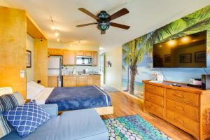 Η κουζίνα ή μικρή κουζίνα στο Tropical Kailua-Kona Escape Less Than 7 Mi to Keauhou Bay!