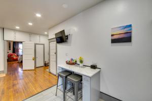 Una cocina o cocineta en Less Than 2 Mi to Downtown and Capitol Harrisburg Hideaway
