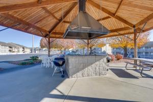 Balkón nebo terasa v ubytování Private Boat Slip Family-Friendly Lazy Days Condo