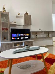 A kitchen or kitchenette at ZoiHome
