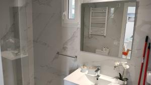 Ein Badezimmer in der Unterkunft Cala Ferrera HOME&ME