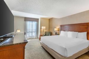 Postel nebo postele na pokoji v ubytování Drury Plaza Hotel Phoenix Tempe + 37 fotografií