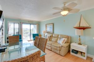 Setusvæði á Pool, Sauna and Beach Access Hilton Head Condo