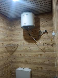 Koupelna v ubytování Radhika Hotel