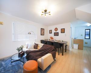 Χώρος καθιστικού στο Panda Style 3-story 9ppl House FreeParking 3br&tub