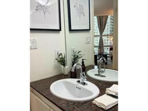 Φωτογραφία από το άλμπουμ του Downtown Mountain and City Views στο Βανκούβερ