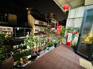 Balkón nebo terasa v ubytování Vietnam Travelers Home 1 with Private Balcony