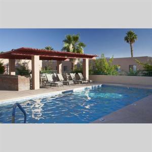 Bazén v ubytování GetAways at Havasu Dunes Resort nebo v jeho okolí