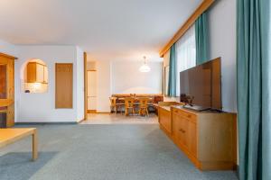 TV a/nebo společenská místnost v ubytování Apartment Sonnberg