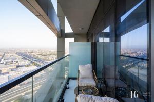 Balkón nebo terasa v ubytování Sky-High Aykon City Studio