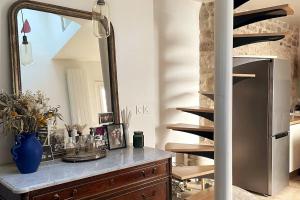 Η κουζίνα ή μικρή κουζίνα στο Cosy house near Paris center