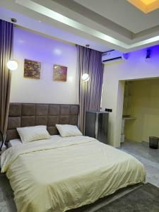 Katil atau katil-katil dalam bilik di 4 bed duplex in prime location