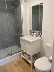 Koupelna v ubytování Lavender Cottage