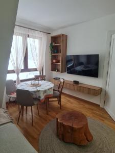 Apartman Gala Divčibare - Divčinova TV 또는 엔터테인먼트 센터